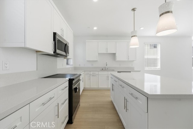 Detail Gallery Image 8 of 26 For 9327 via Azul, Pico Rivera,  CA 90660 - 4 Beds | 3/1 Baths