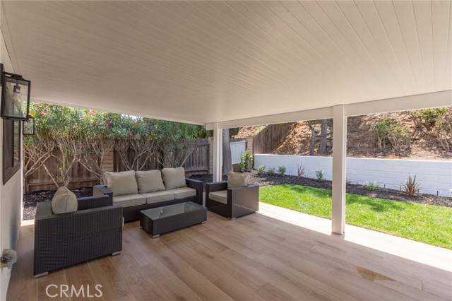 876 Ballina Court, Newbury Park CA: https://media.crmls.org/medias/ca99878f-270b-4b46-a756-5a5a11911f3e.jpg