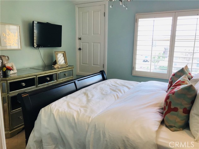 Detail Gallery Image 19 of 29 For 75 Claremont, Long Beach,  CA 90803 - 4 Beds | 4 Baths