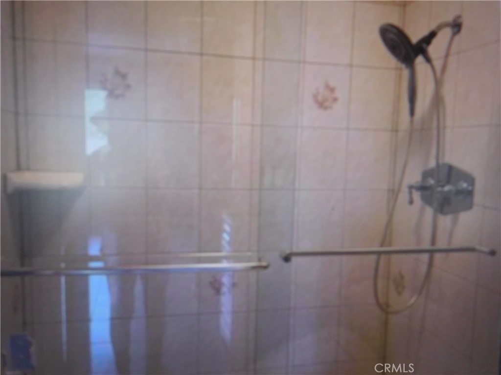 https://media.crmls.org/medias/ca99c7db-f596-4a0a-aedd-abaf595bcbf2.jpg?preset=X-Large