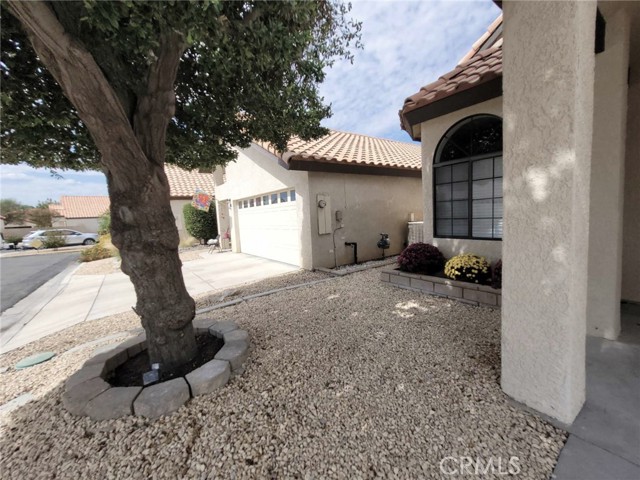 Detail Gallery Image 8 of 51 For 19242 Palm Way, Apple Valley,  CA 92308 - 2 Beds | 2/1 Baths