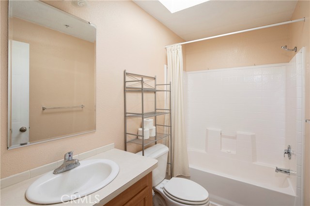 Manufactured Home-Hall bathroom