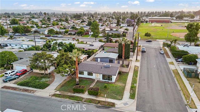 957 N Jasmine Avenue, Ontario CA: https://media.crmls.org/medias/ca9a3a10-6032-4fa8-99ff-79e15f03bc81.jpg