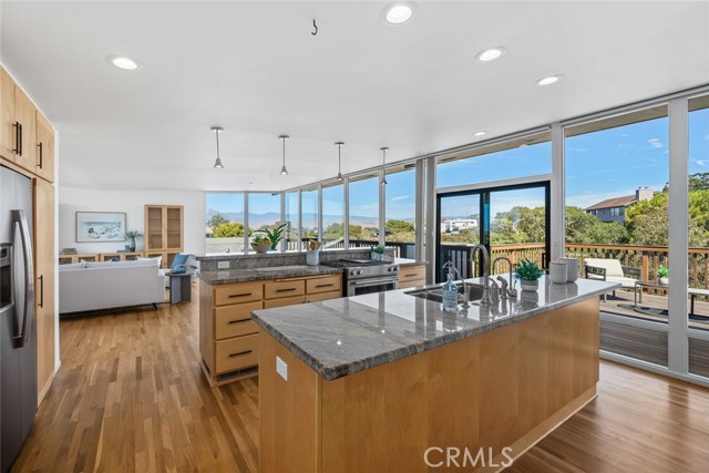 2570 Bay Vista Lane, Los Osos CA: https://media.crmls.org/medias/ca9b3eab-b968-4fa0-82a8-56f2c2bac3dd.jpg
