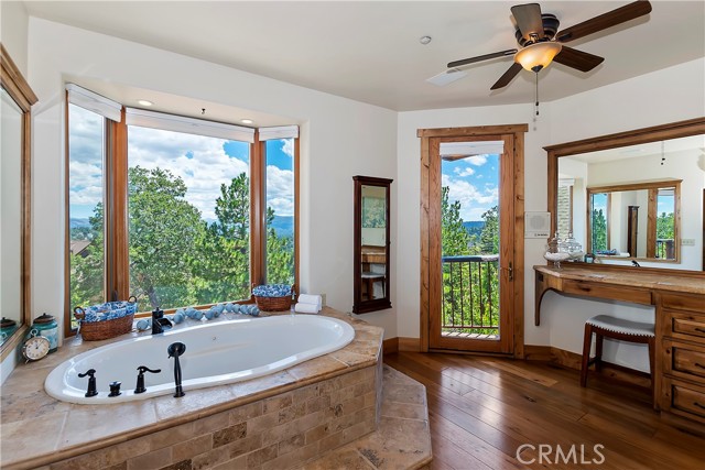 Detail Gallery Image 39 of 70 For 1011 Black Oaks Dr, Lake Arrowhead,  CA 92352 - 4 Beds | 3 Baths