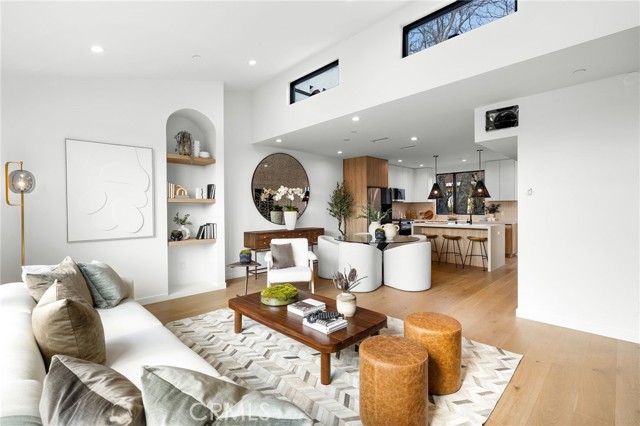 Detail Gallery Image 9 of 19 For 955 Everett St, Los Angeles,  CA 90026 - 2 Beds | 2/1 Baths