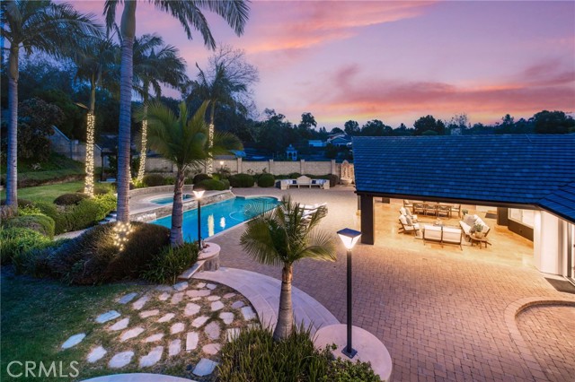 Detail Gallery Image 9 of 75 For 10372 Crawford Canyon Rd, Santa Ana,  CA 92705 - 5 Beds | 7/1 Baths