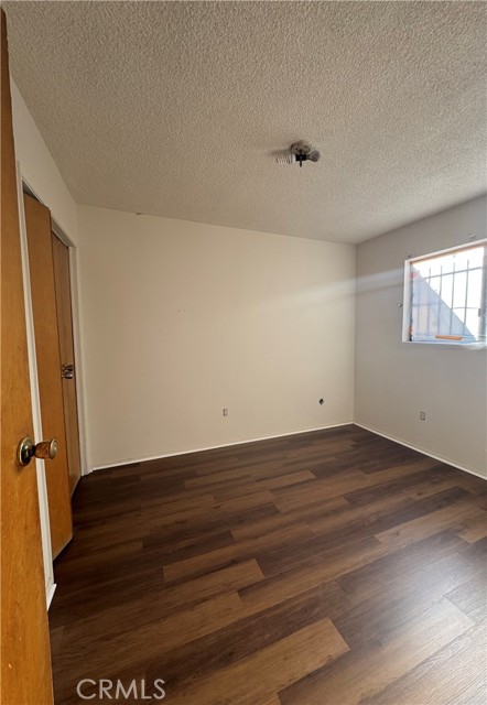 Detail Gallery Image 4 of 17 For 529 531 Sydney Dr, East Los Angeles,  CA 90022 - 5 Beds | 2 Baths