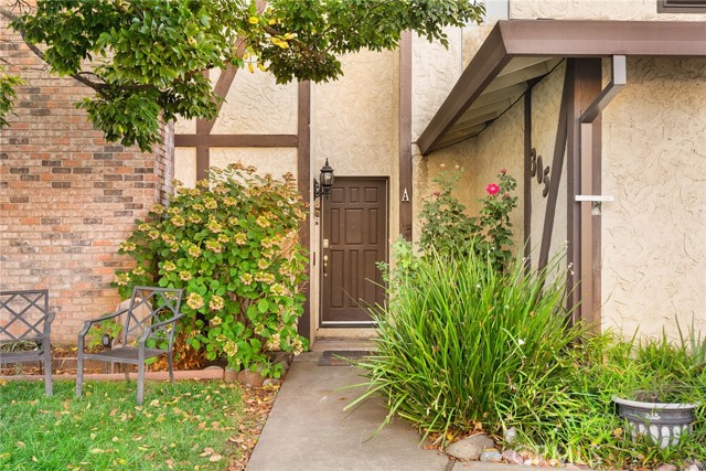 Detail Gallery Image 7 of 39 For 305 Bordeaux Ct a,  Chico,  CA 95973 - 3 Beds | 2 Baths