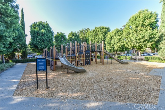 80 Great, Irvine CA: https://media.crmls.org/medias/ca9cfab2-78be-4244-bc06-5183236e222d.jpg