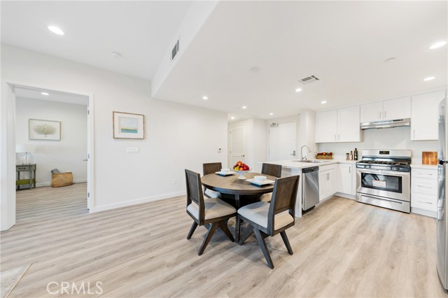 Detail Gallery Image 3 of 27 For 419 N Chandler Ave #413,  Monterey Park,  CA 91754 - 2 Beds | 2/1 Baths