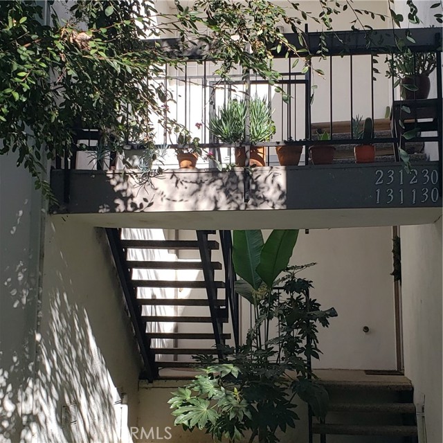 Front Image Thumbnail for CRTR25273397