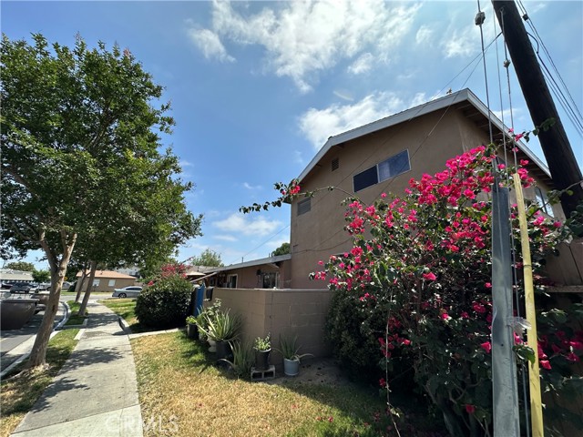 611 617 E Eton Place, Anaheim CA: https://media.crmls.org/medias/ca9d6425-8889-4ad2-be2c-7c17f7d95dde.jpg