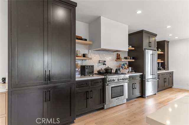 Detail Gallery Image 8 of 42 For 5681 E. Colorado St, Long Beach,  CA 90814 - 3 Beds | 2/1 Baths