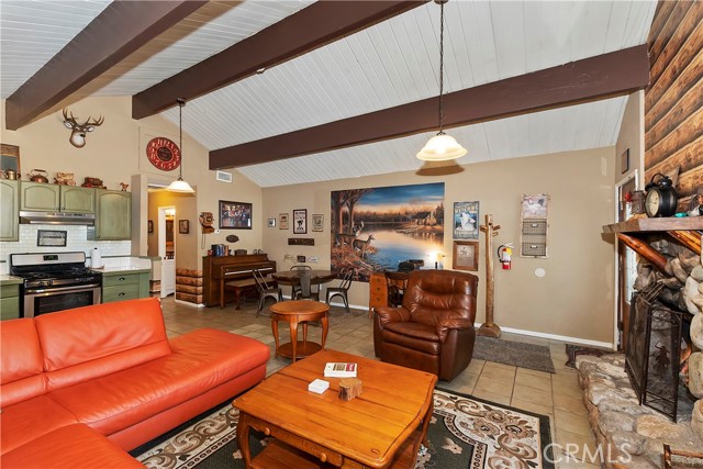 Detail Gallery Image 9 of 37 For 822 W Sherwood Bld, Big Bear City,  CA 92314 - 2 Beds | 1 Baths