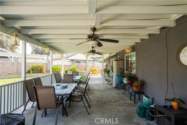 COVERED PATIO WITH FANS, GREAT FOR ENETERTAINING