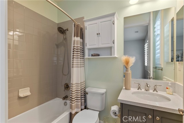 46 Dogwood, Lake Forest CA: https://media.crmls.org/medias/ca9fe2b0-364f-4d16-a5d1-7116c5136e32.jpg