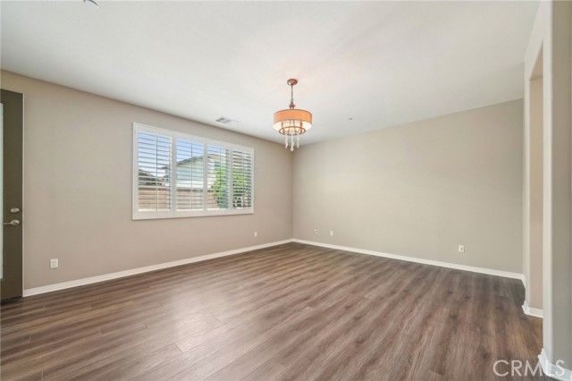 Detail Gallery Image 16 of 40 For 6125 Coopers Hawk Dr, Jurupa Valley,  CA 91752 - 5 Beds | 3/1 Baths