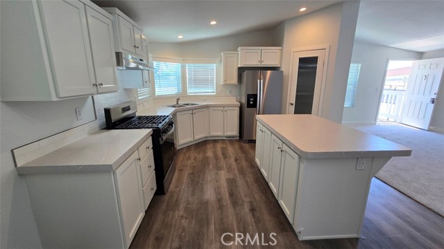 Detail Gallery Image 9 of 24 For 1512 E 5th St Space #98,  Ontario,  CA 91764 - 3 Beds | 2 Baths