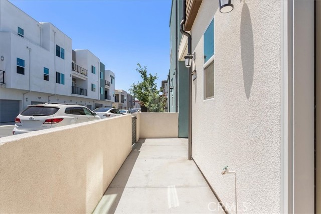 352 Merit, Irvine CA: https://media.crmls.org/medias/caa2406b-f2d7-4253-88d1-1b86d10a3ce2.jpg