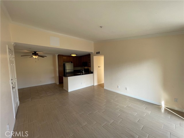 Detail Gallery Image 4 of 56 For 1965 Las Colinas Cir #308,  Corona,  CA 92879 - 2 Beds | 2 Baths