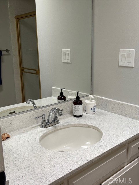 Detail Gallery Image 18 of 24 For 13230 Fiji Way #F,  Marina Del Rey,  CA 90292 - 2 Beds | 2/1 Baths