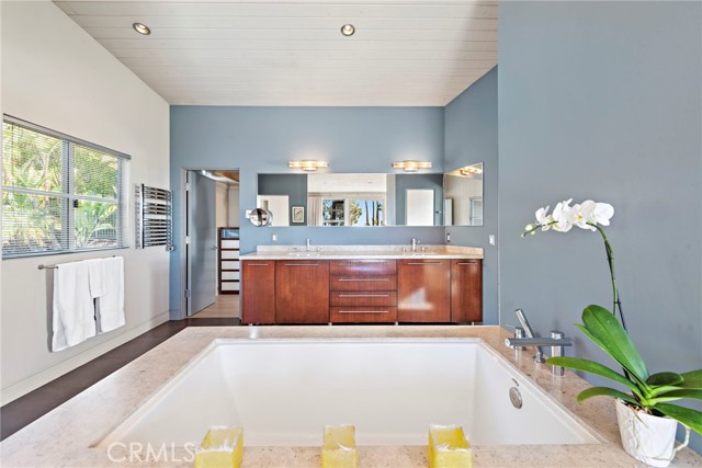 Detail Gallery Image 27 of 46 For 30692 Marilyn, Laguna Beach,  CA 92651 - 4 Beds | 3/1 Baths