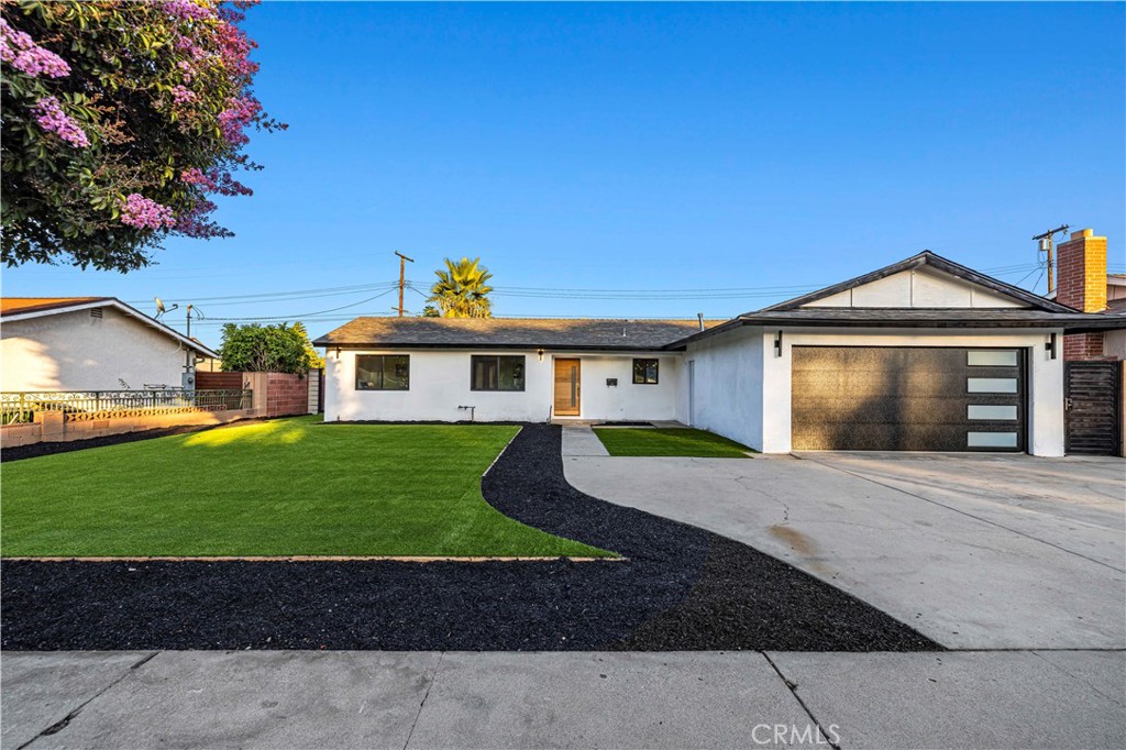 15086 Oro Grande Street