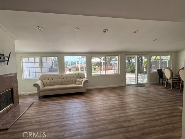 5853 Mcdonie Avenue, Woodland Hills CA: https://media.crmls.org/medias/caa5d13e-3ab4-493b-abde-b1d98bf5c0a2.jpg