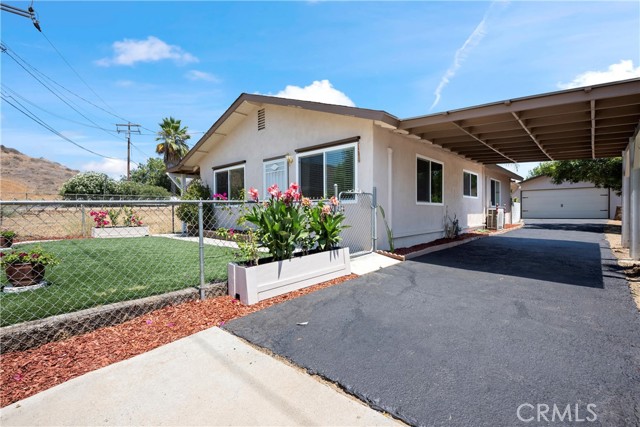 378 Avenue 2, Lake Elsinore CA: https://media.crmls.org/medias/caa61fd8-c234-4149-bb22-3d3fa05b4861.jpg