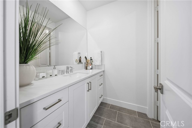 Detail Gallery Image 25 of 69 For 27516 Golden Currant Pl, Valencia,  CA 91381 - 4 Beds | 4/1 Baths