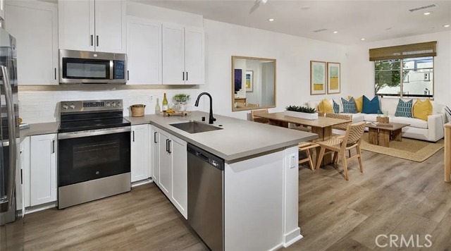 Detail Gallery Image 4 of 7 For 1320 W Oakcrest Paseo, Ontario,  CA 91762 - 3 Beds | 2/1 Baths