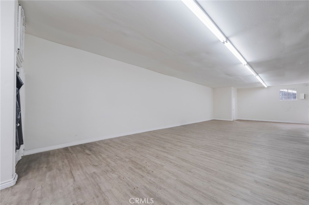 https://media.crmls.org/medias/caa6ffbc-4c3a-43d9-8e70-9ffbdecd6af6.jpg?preset=X-Large