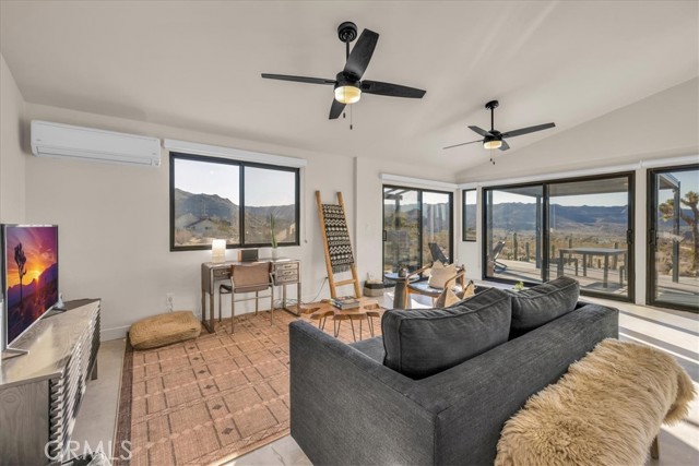 8729 Rock Haven Road, Joshua Tree CA: https://media.crmls.org/medias/caa7685f-faf0-459f-b00b-597c3f6e3aa1.jpg