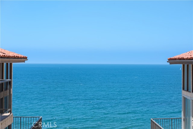 555 Esplanade, Redondo Beach, California 90277, 2 Bedrooms Bedrooms, ,2 BathroomsBathrooms,Residential,For Sale,Esplanade,SB25176397