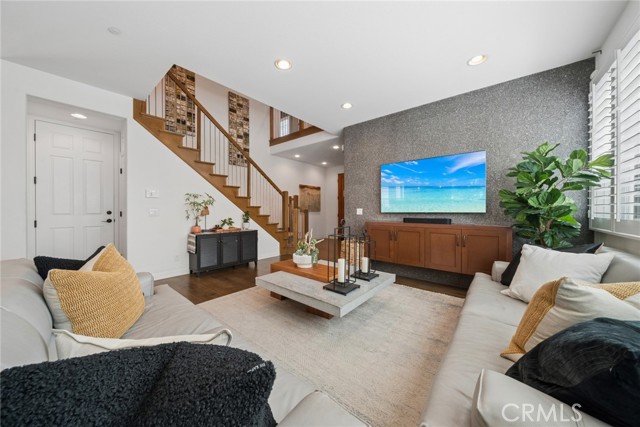 Detail Gallery Image 5 of 39 For 10 Wild Rose, Lake Forest,  CA 92630 - 4 Beds | 3 Baths