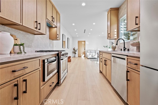 Detail Gallery Image 18 of 47 For 3141 N Frederic, Burbank,  CA 91504 - 3 Beds | 2 Baths