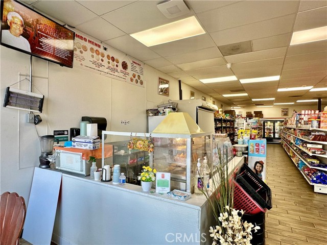 0, Ontario CA: https://media.crmls.org/medias/caa8b479-6bbf-4191-af10-23a9d7d6fc13.jpg