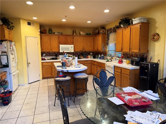 Detail Gallery Image 8 of 26 For 14852 Rosetown, Fontana,  CA 92336 - 4 Beds | 3 Baths