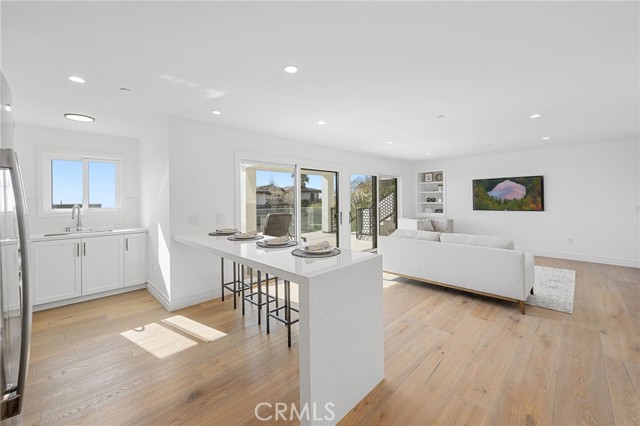 Detail Gallery Image 22 of 53 For 723 Balboa Ave, Laguna Beach,  CA 92651 - 4 Beds | 4/1 Baths