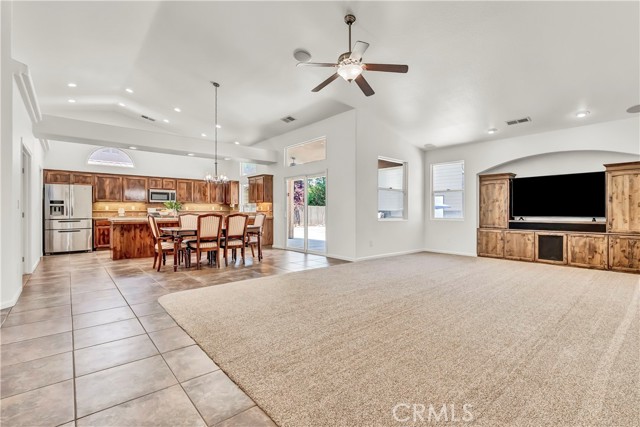Detail Gallery Image 16 of 54 For 300 S Lombardi St, Porterville,  CA 93257 - 4 Beds | 2 Baths