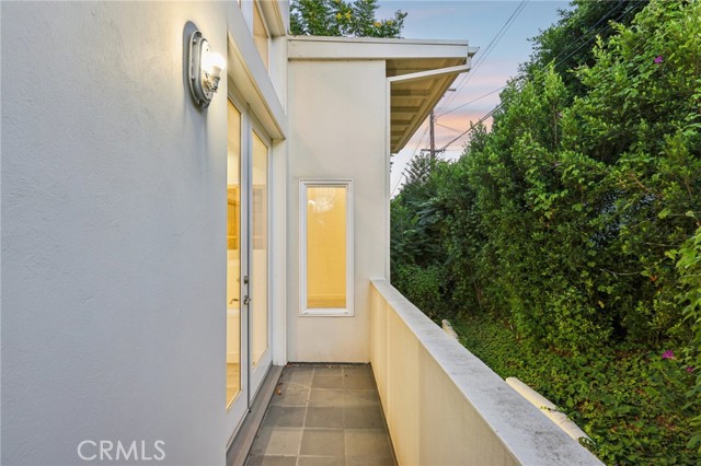 Detail Gallery Image 11 of 75 For 13424 Contour Dr, Sherman Oaks,  CA 91423 - 3 Beds | 4 Baths