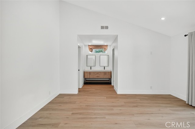 Detail Gallery Image 14 of 28 For 2257 Glastonbury, Westlake Village,  CA 91361 - 4 Beds | 2 Baths