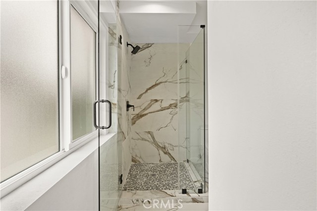 Detail Gallery Image 34 of 49 For 7010 a Lennox Ave a,  Van Nuys,  CA 91405 - 4 Beds | 2 Baths