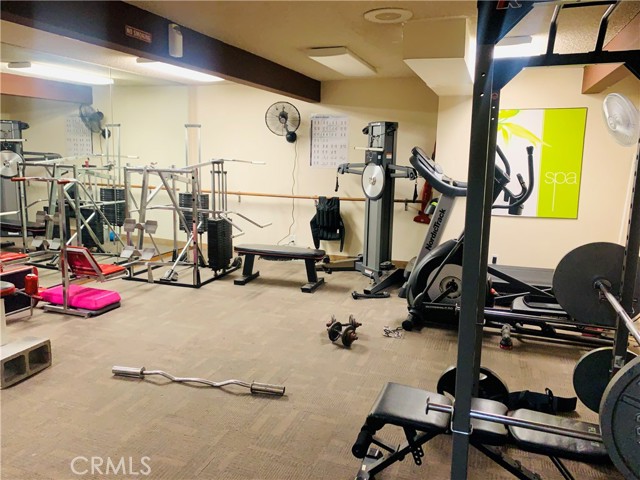 4919 N Millbrook Avenue, Fresno CA: https://media.crmls.org/medias/caabac94-06ab-480f-b202-1021aec6f1bf.jpg