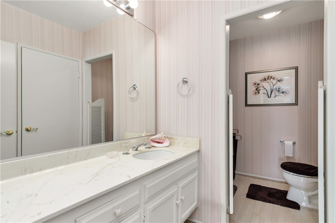 Detail Gallery Image 13 of 18 For Address Is Not Disclosed,  Sherman Oaks,  CA 91403 - 2 Beds | 2 Baths