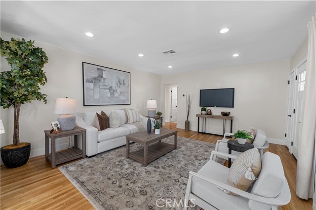 Detail Gallery Image 6 of 59 For 130 -132 S Lime St, Orange,  CA 92868 - 6 Beds | 3 Baths