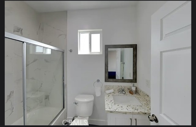 Detail Gallery Image 8 of 27 For 1805 S New England St, Los Angeles,  CA 90006 - – Beds | – Baths