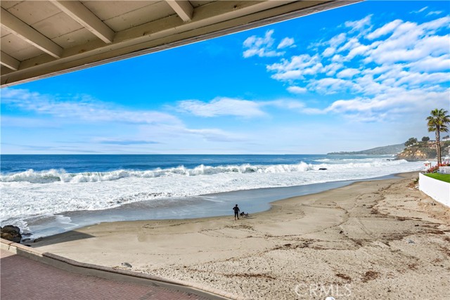 Detail Gallery Image 13 of 38 For 106 Blue Lagoon, Laguna Beach,  CA 92651 - 4 Beds | 3 Baths