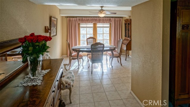 Detail Gallery Image 4 of 20 For 29450 Stallion Springs Dr, Tehachapi,  CA 93561 - 3 Beds | 2/1 Baths